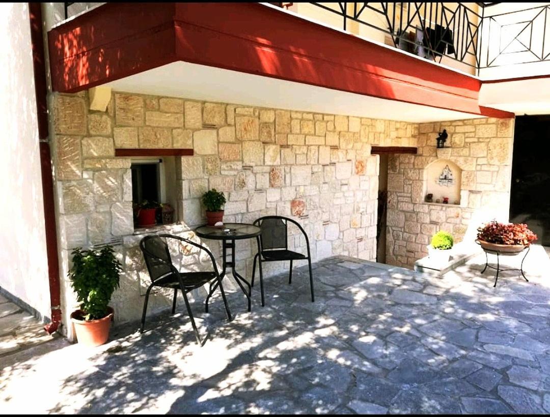 Giorgos Apartments. Skala Fourkas Ngoại thất bức ảnh