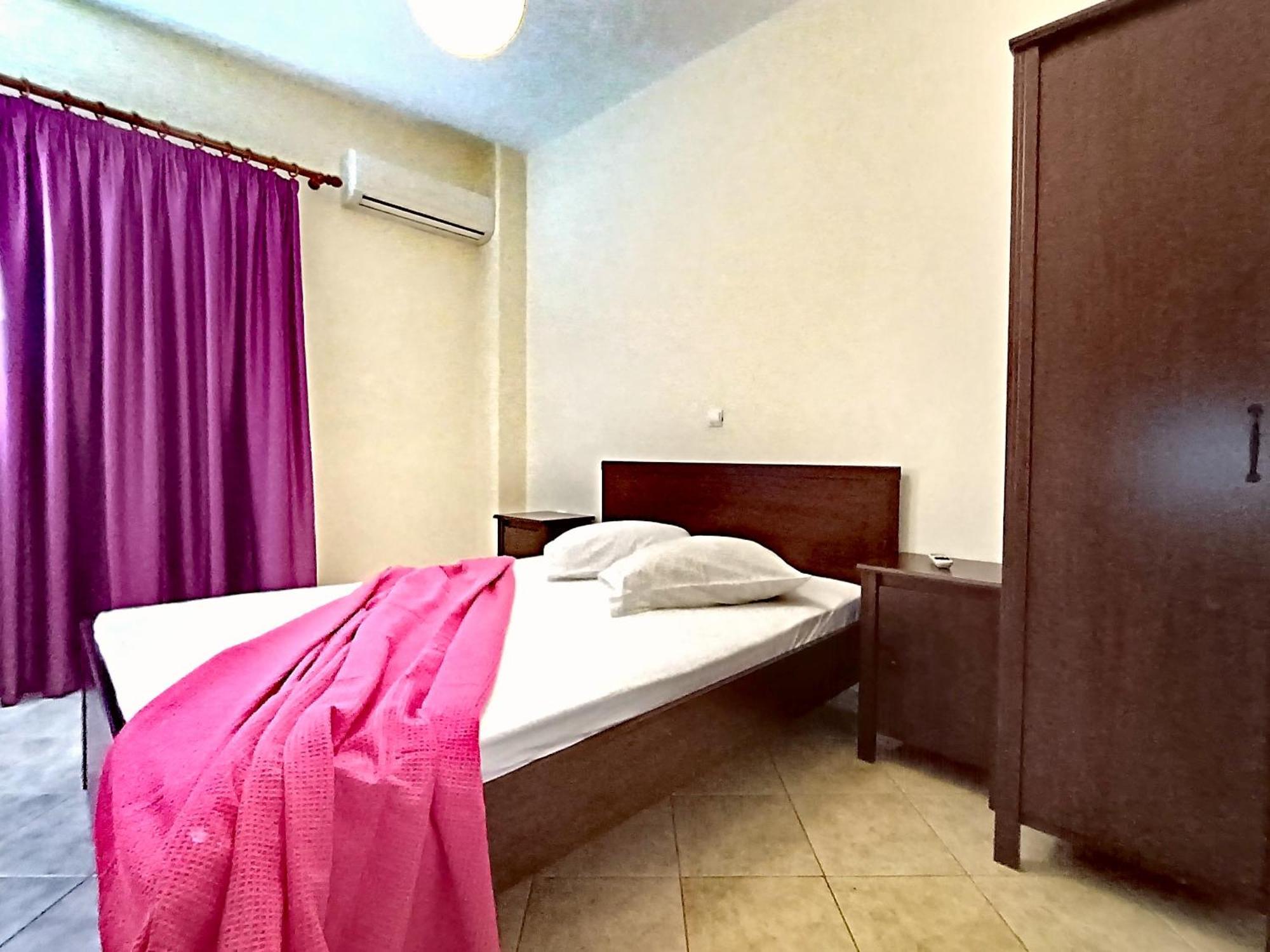 Giorgos Apartments. Skala Fourkas Ngoại thất bức ảnh