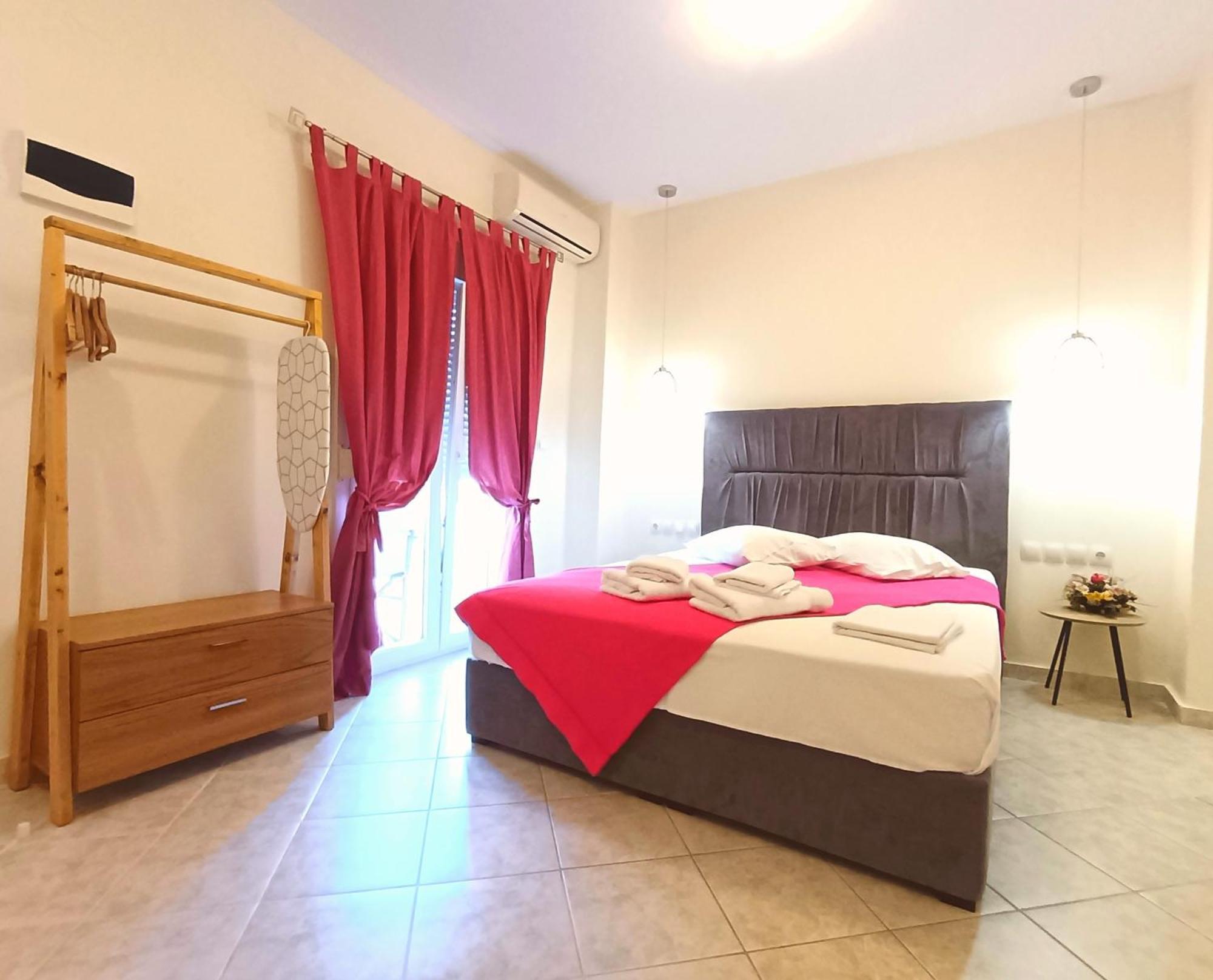 Giorgos Apartments. Skala Fourkas Ngoại thất bức ảnh
