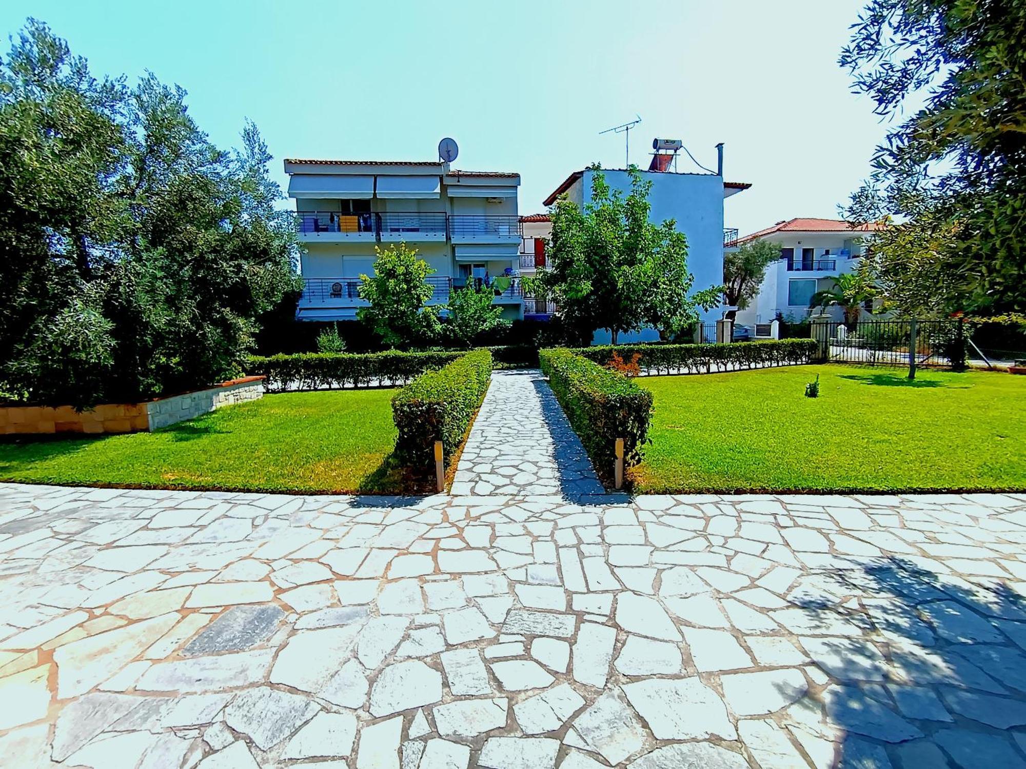 Giorgos Apartments. Skala Fourkas Ngoại thất bức ảnh